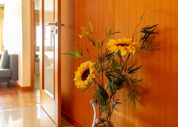 Francos Relaxing By The Metro דירה