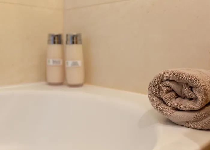 Francos Relaxing By The Metro דירה