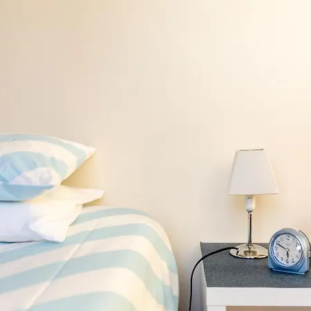 Francos Relaxing By The Metro Oporto