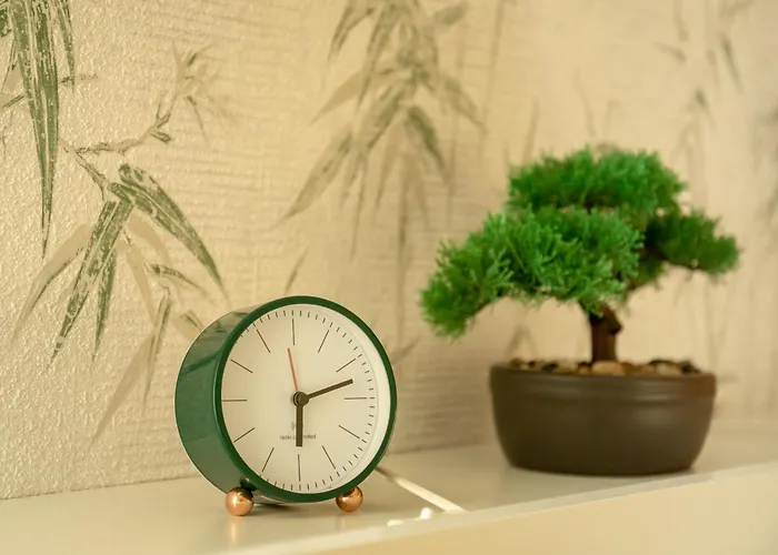 Francos Relaxing By The Metro Lejlighed Porto