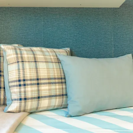 Francos Relaxing By The Metro Apartment