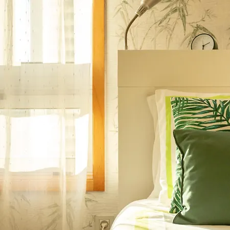 Francos Relaxing By The Metro