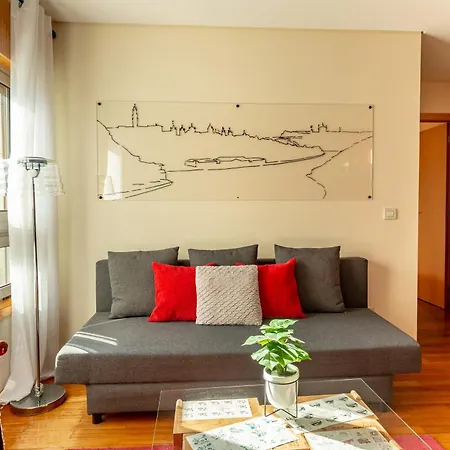 Daire Francos Relaxing By The Metro