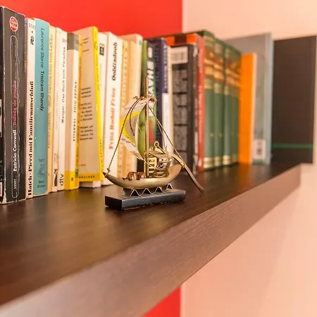 Daire Francos Relaxing By The Metro *